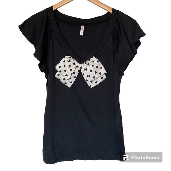 betty's Tops - Betty's Cap Sleeve Black Short Sleeve Polk A Dot Bow Detail L